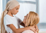 照顾患有癌症的孩子可以增加父母对心理保健的利用